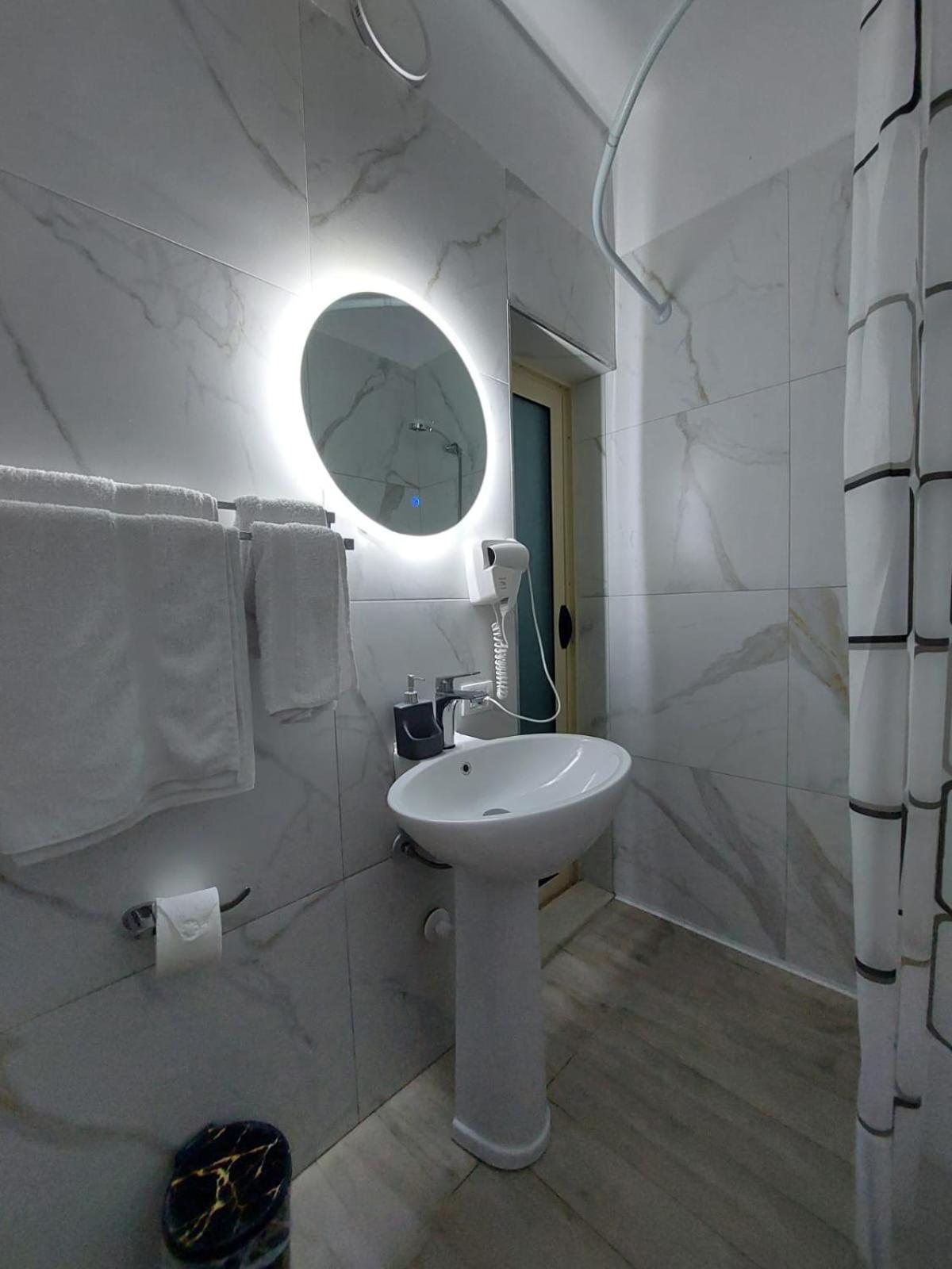 Godard Apartments Vlorë Eksteriør billede