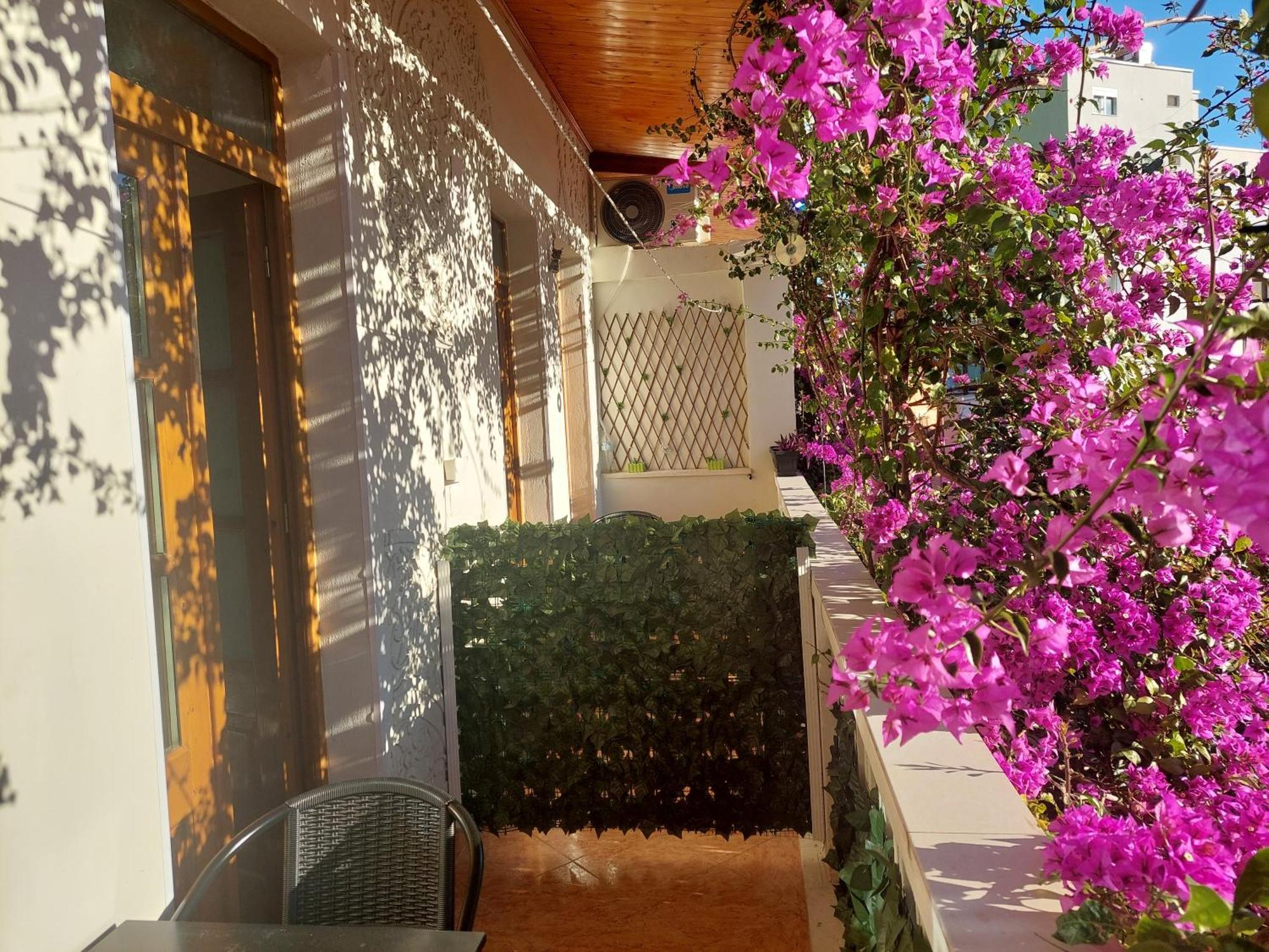 Godard Apartments Vlorë Eksteriør billede